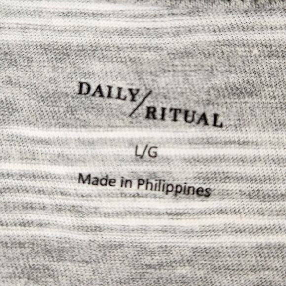 NWT Daily Ritual Shirt Womens Size Large Gray Stripe V Neck Tee - Picture 6 of 13